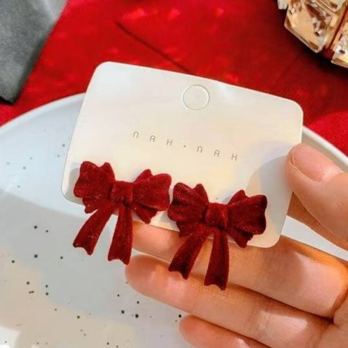 گوشواره پاپیون قرمز